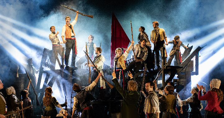 LES MISERABLES TOUR The Barricade Helen Maybanks