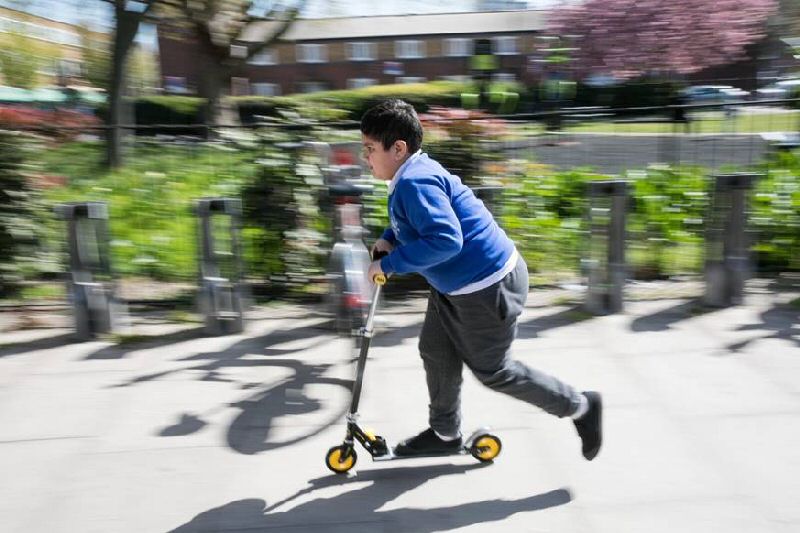 School children in Sefton take action to reduce harmful emissions around their schools