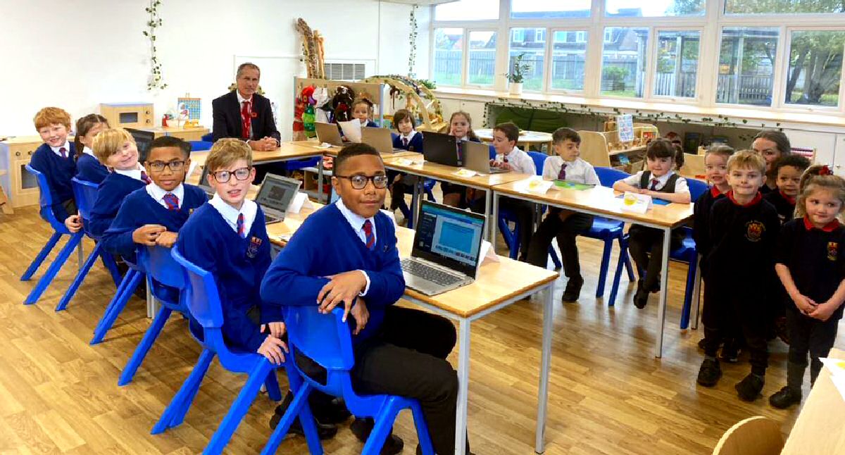 Bill Esterson MP with "delegates" at Redgate Primary School's climate change conference