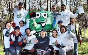 Barclays and Community Foundation for Merseyside staff take a well earned break from the litter pick with the Green Machine. Barclays has invested more than 16,000 in the Green Machine campaign.