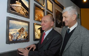 Picture 1: Alexander Volkov (left) and Alexander Martynov
