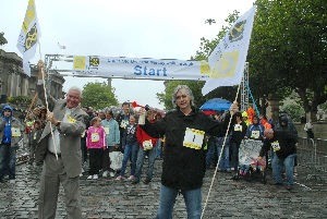 Cllr Mark Dowd (left) and Phil Redmond start the race and thousands stream out of the Queensway Tunnel on completion of the walk.