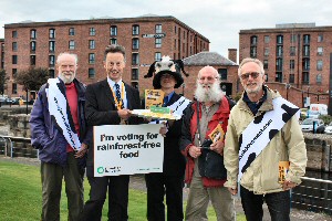  John Robottom (Southport Friends of the Earth), John Pugh MP, Frank Kennedy (Ormskirk FoE), Lou Simans (Southport FoE), Laurence Rankin (Southport FoE). 