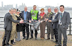 Andy Williams, Liverpool Housing Trust; Mayor of Sefton, Cllr Maureen Fearn; Mayor of Knowsley, Cllr Diane Reid; Chair of Environment Committee for Merseytravel, Cllr Ken McGlashan; Keep Britain Tidy Chief Executive, Phil Barton; Lord Mayor of Liverpool, Cllr Hazel Williams; Mayor of St Helens, Cllr Neil Taylor; Mayor of Wirral, Cllr Alan Jennings; Russell Gates, Arena Housing 