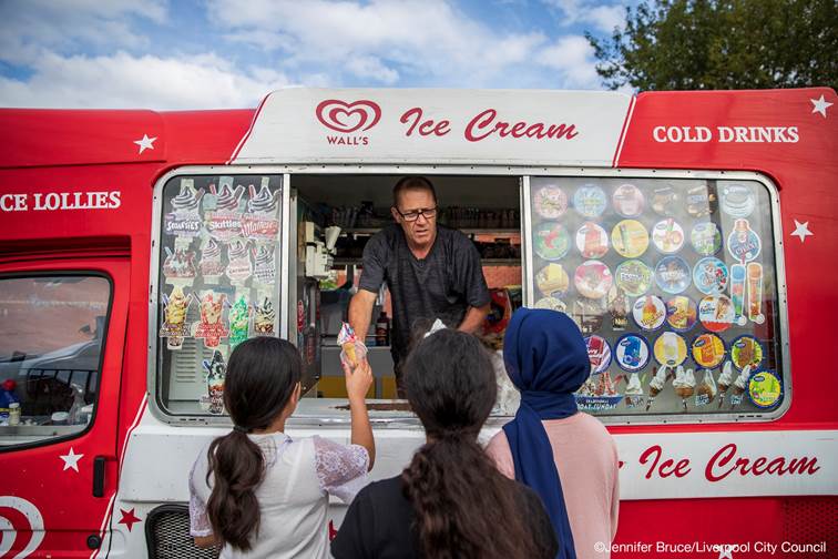 People throughout Princes Park joined the community effort; including this ice cream seller, Paul Wilson, who handed out leaflets...